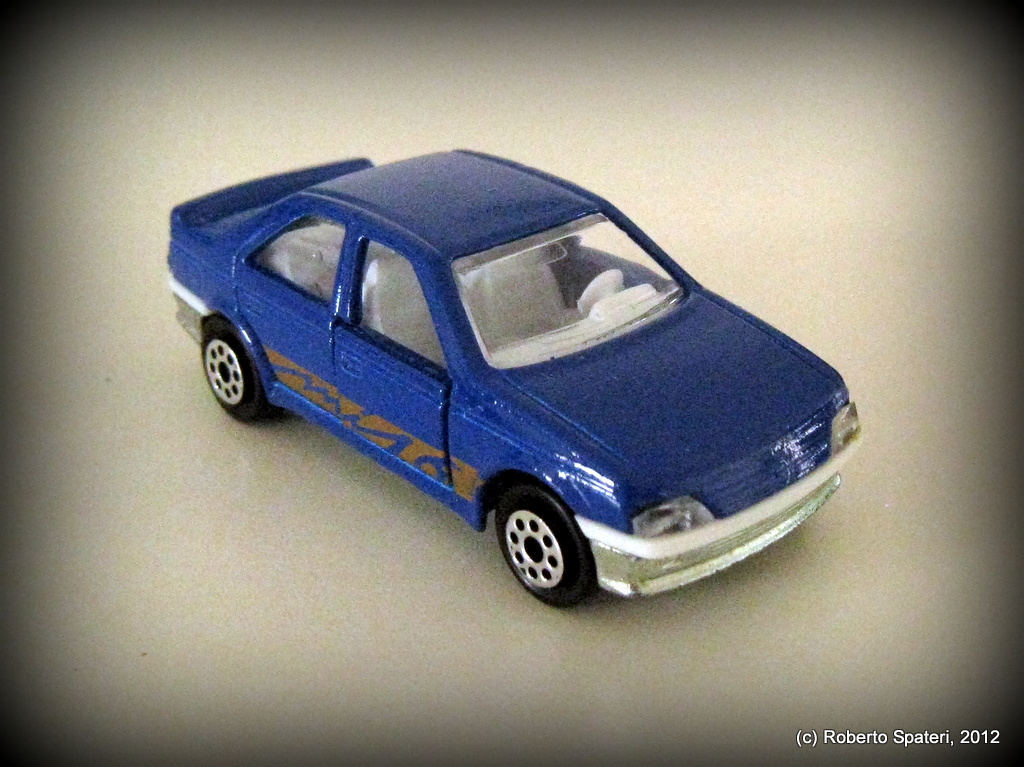 Majorette Peugeot 405 MI 16 (n.218)